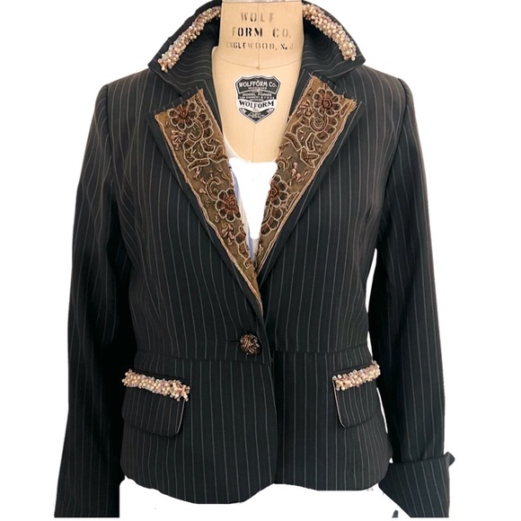 TRUE MEANING Pinstripe Blazer Blazer in Gray Size 6 - Picture 3 of 10